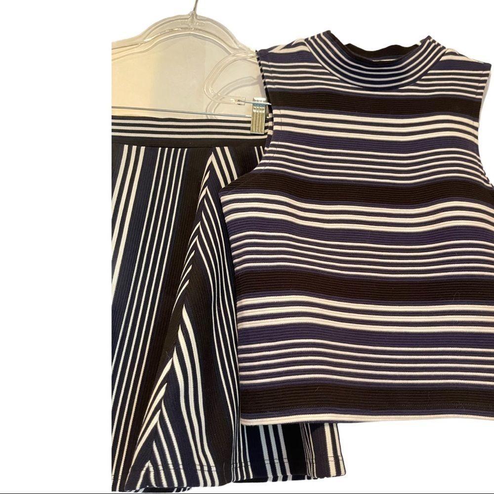 H&M 2 piece outfit. Shirt and skirt navy blue and white - Picture 16 of 16
